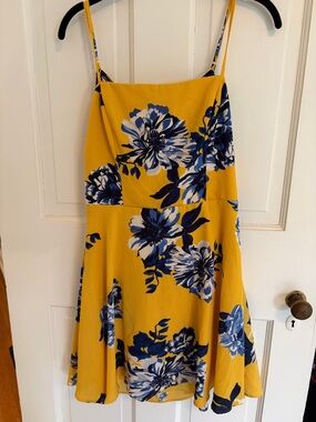 Yellow Floral Spaghetti Strap Tie Back Dress - Blue & White Flowers